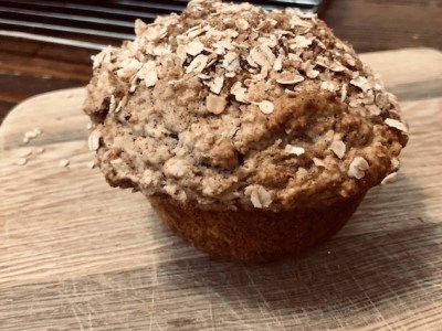 Bakery-Style Cinnamon Oatmeal&nbsp;Muffins